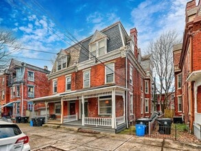 Building Photo - 1528 Green St
