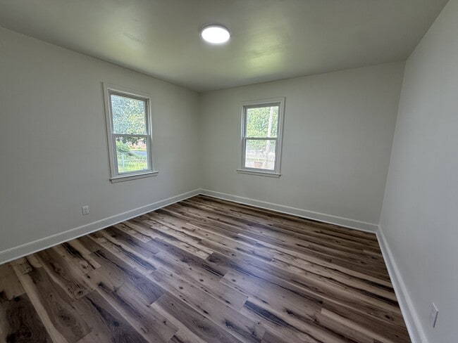 Building Photo - 1302 Highland Ave