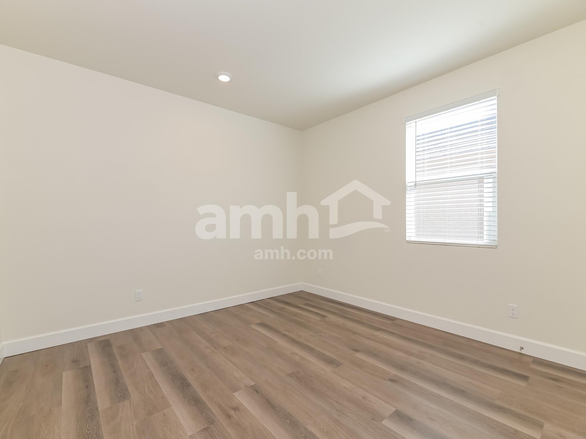 Building Photo - 20177 W Thomas Rd