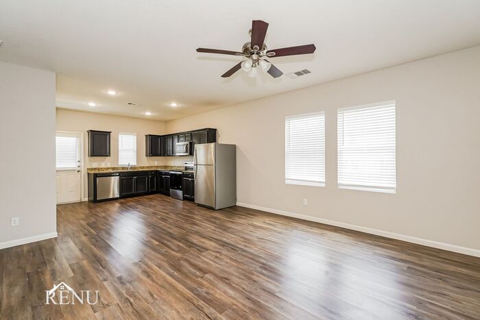 Building Photo - 6202 Old Bridge Way