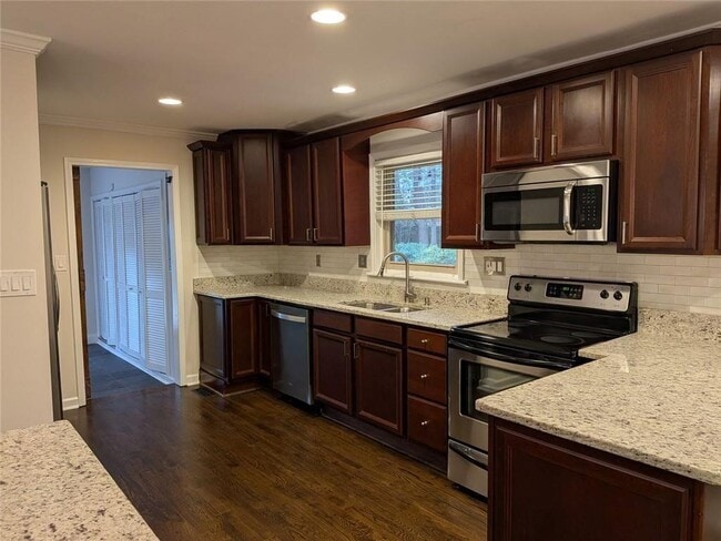 Building Photo - 3036 Hudson Ct