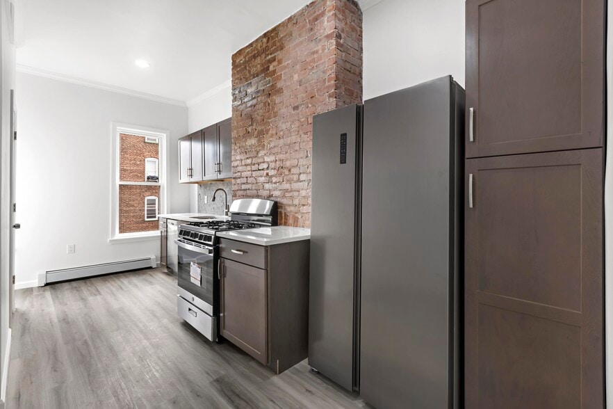 Building Photo - 20 Saint Pauls Ave