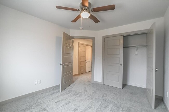 Building Photo - 3412 SW Vel Mews