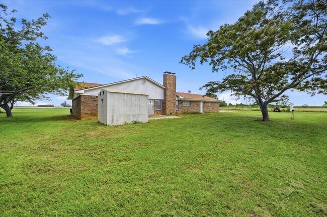 Building Photo - 31092 US-82