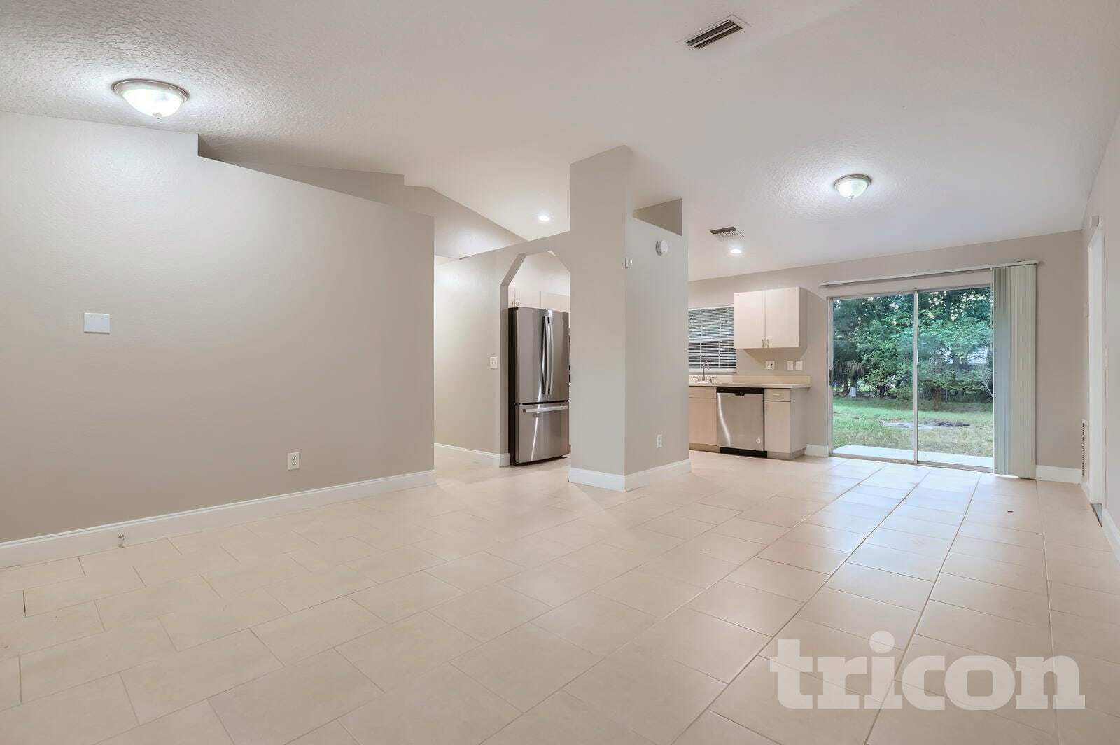 Building Photo - 2527 Orange Ave