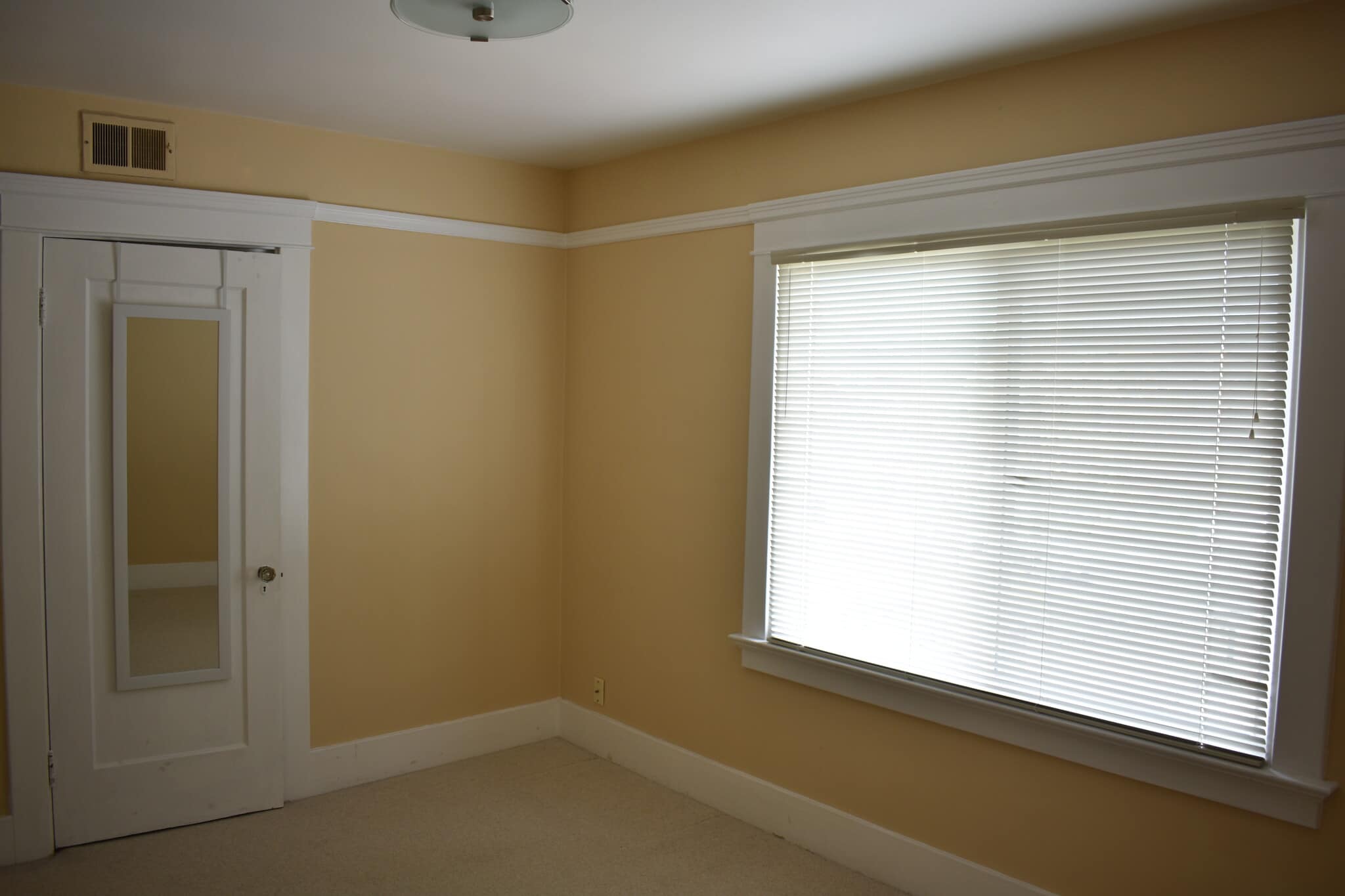 Building Photo - 917 Grand Ave