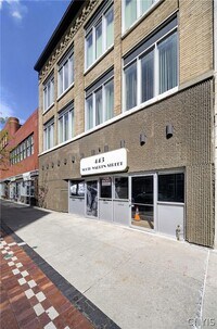 Building Photo - 443 S Warren St