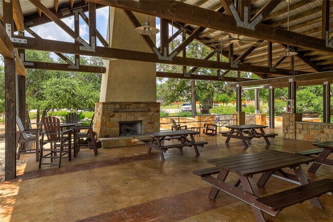 Building Photo - 505 Saturnia Dr