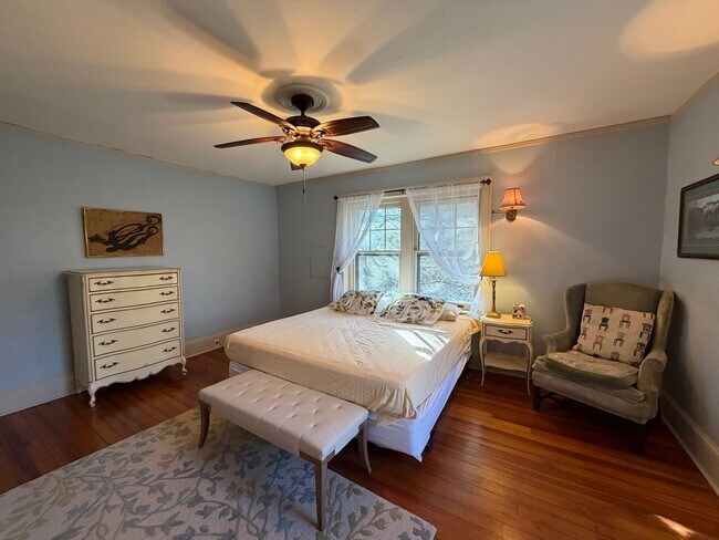 Building Photo - Historic Montford - Large Mock Tudor Home for Rent