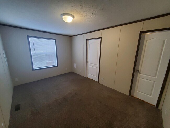 Building Photo - 8 Eagle Vista Ln