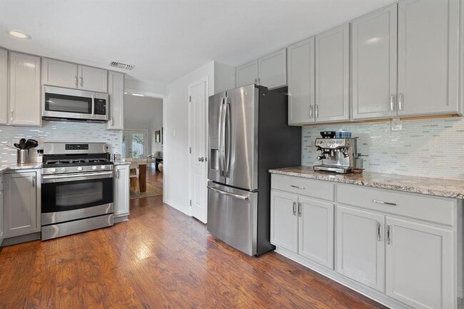 Building Photo - 1428 Gracy Dr