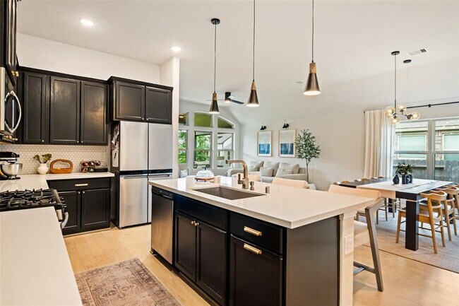 Building Photo - 531 Carina Gaze Dr