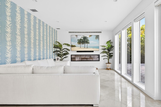 Building Photo - 107 E Inlet Dr