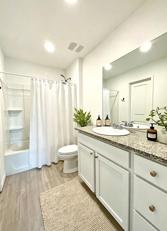 Building Photo - *MOVE IN SPECIAL* Beautiful 4BR/2BA Home with Fenced Yard & Garage!