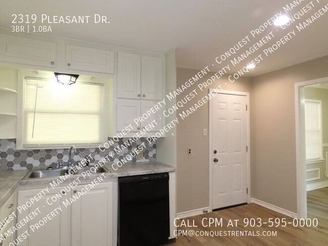 Building Photo - 2319 Pleasant Dr