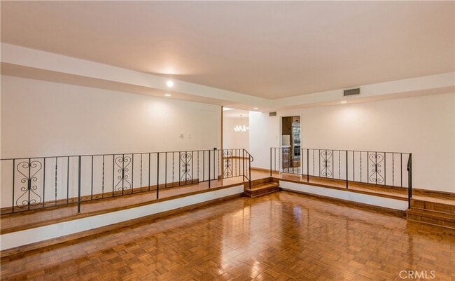 Building Photo - 13104 Magnolia Blvd