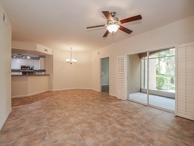 Building Photo - 5060 Fairways Cir