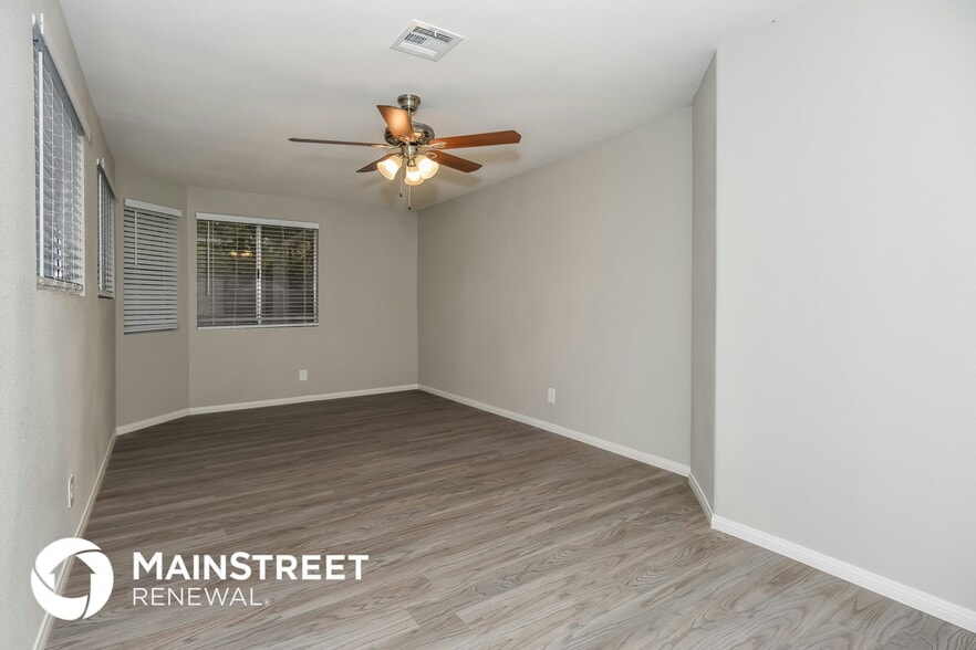 Building Photo - 1712 Ember Glow Cir