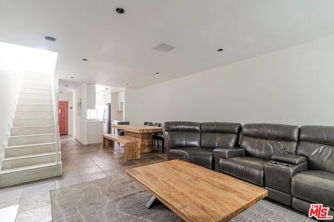 Building Photo - 5820 Yolanda Ave