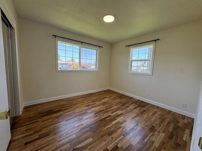 Building Photo - Recently remodeled 2-bedroom, 1-bathroom home