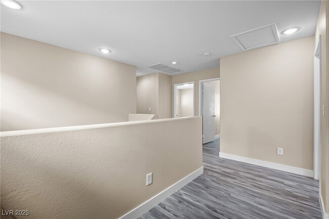 Building Photo - 6743 Winding Wood St