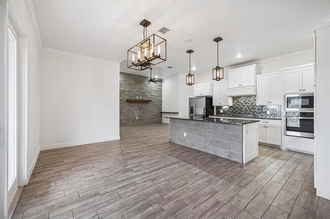 Building Photo - 136 Greg Ln