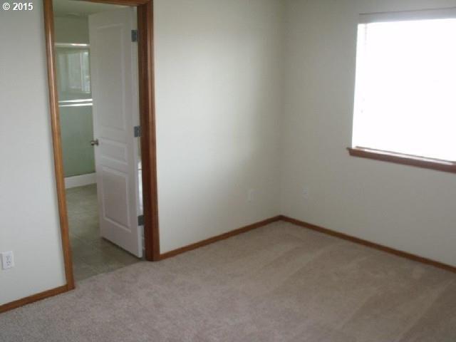 Building Photo - Spacious 4 Bedroom Home w/ Fully Fenced Yard & 2 Car Garage!