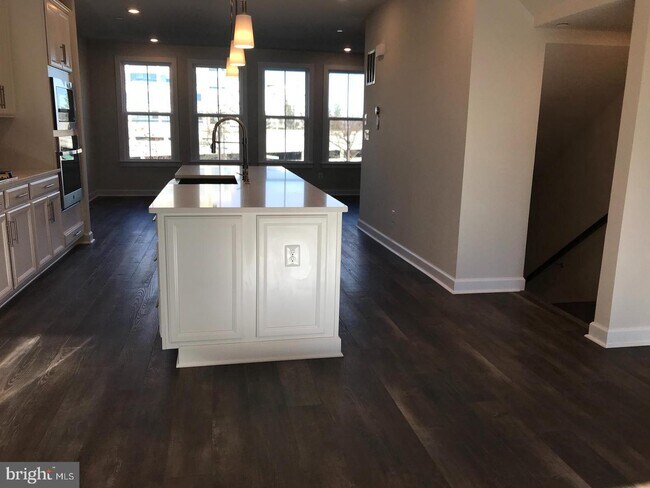 Building Photo - 12992 Hattontown Square