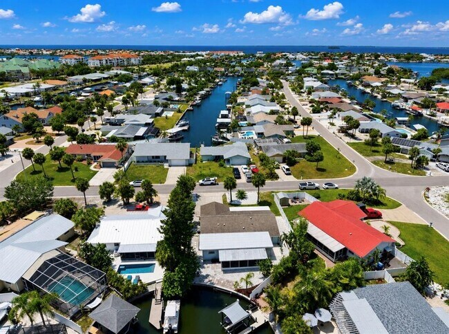 Building Photo - 6513 Abaco Dr