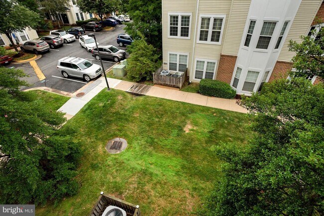 Building Photo - 4139 Fountainside Ln