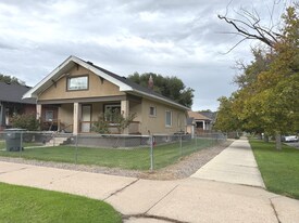 Building Photo - 2205 Quincy Ave