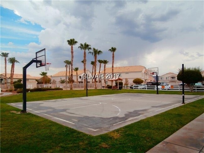 Building Photo - Two bedroom townhome with garage in gated ...