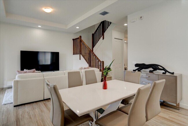 Building Photo - 1451 Pioneer Way
