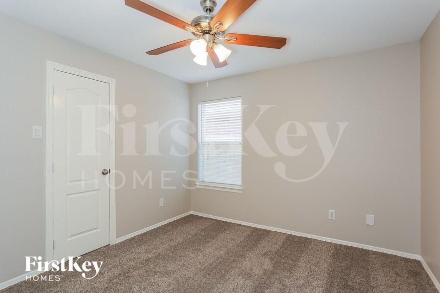 Building Photo - 18418 Polo Meadow Dr