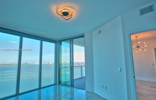 Building Photo - 2900 NE 7th Ave