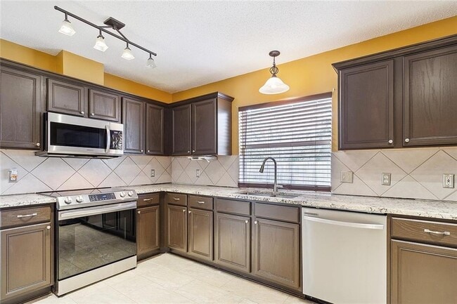 Building Photo - 1017 Palmetto Ct