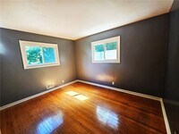 Building Photo - 354 Marsh Rd