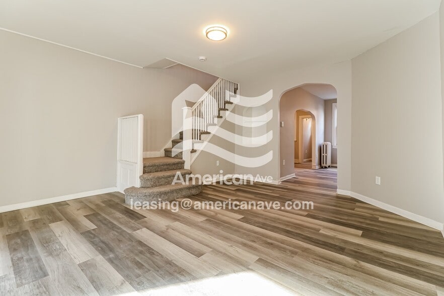 Building Photo - 1533 S Vogdes St