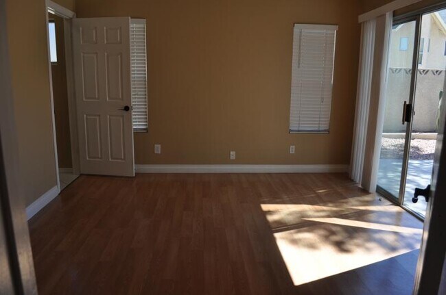 Building Photo - 1917 Joliet Cir