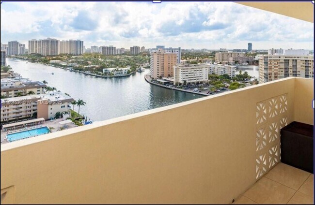 Primary Photo - 1833 S Ocean Dr