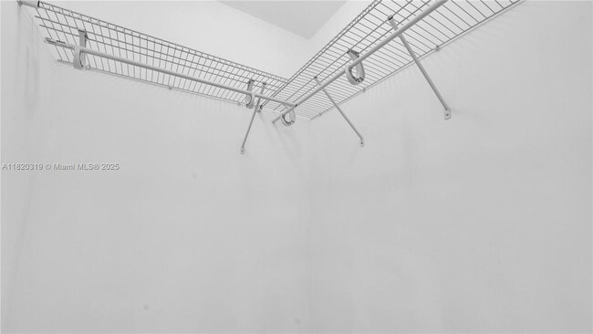 Building Photo - 3823 Thomas Ave
