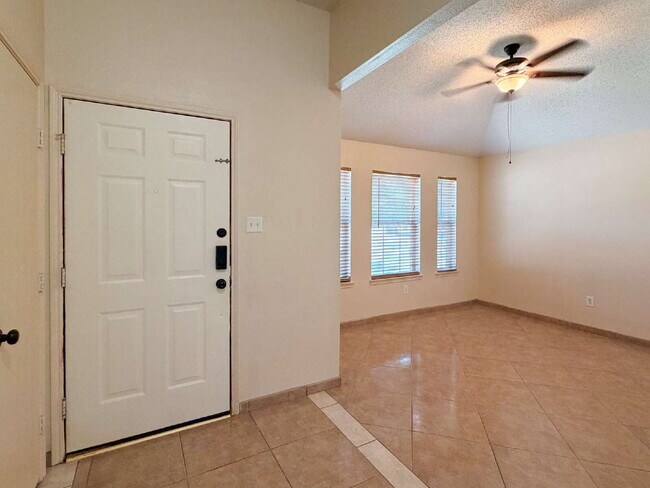 Building Photo - 3 Bed, 2 bath home in Burleson ISD - Great Location!