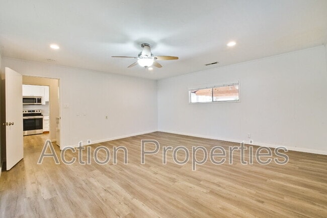 Building Photo - 1034 Tulane Dr