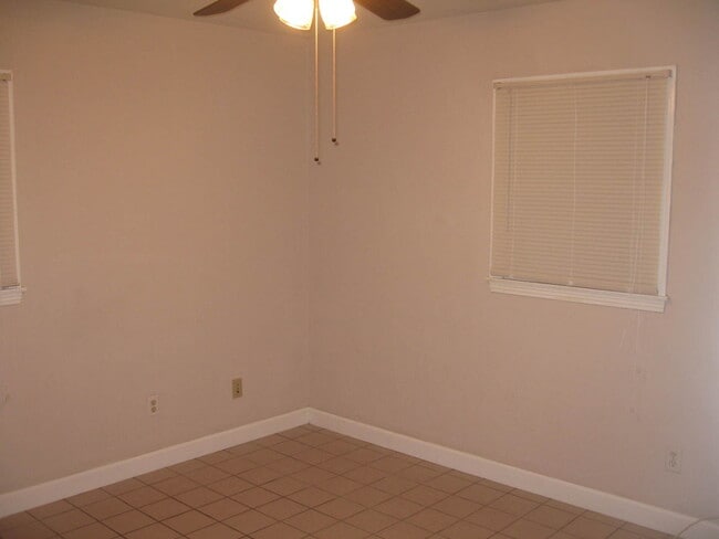 Building Photo - 3/1 Home in West Park Manor