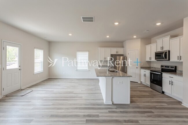 Building Photo - 608 Mackenzie Cv