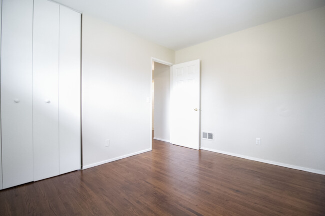 Building Photo - 1421 Pennelwood Dr