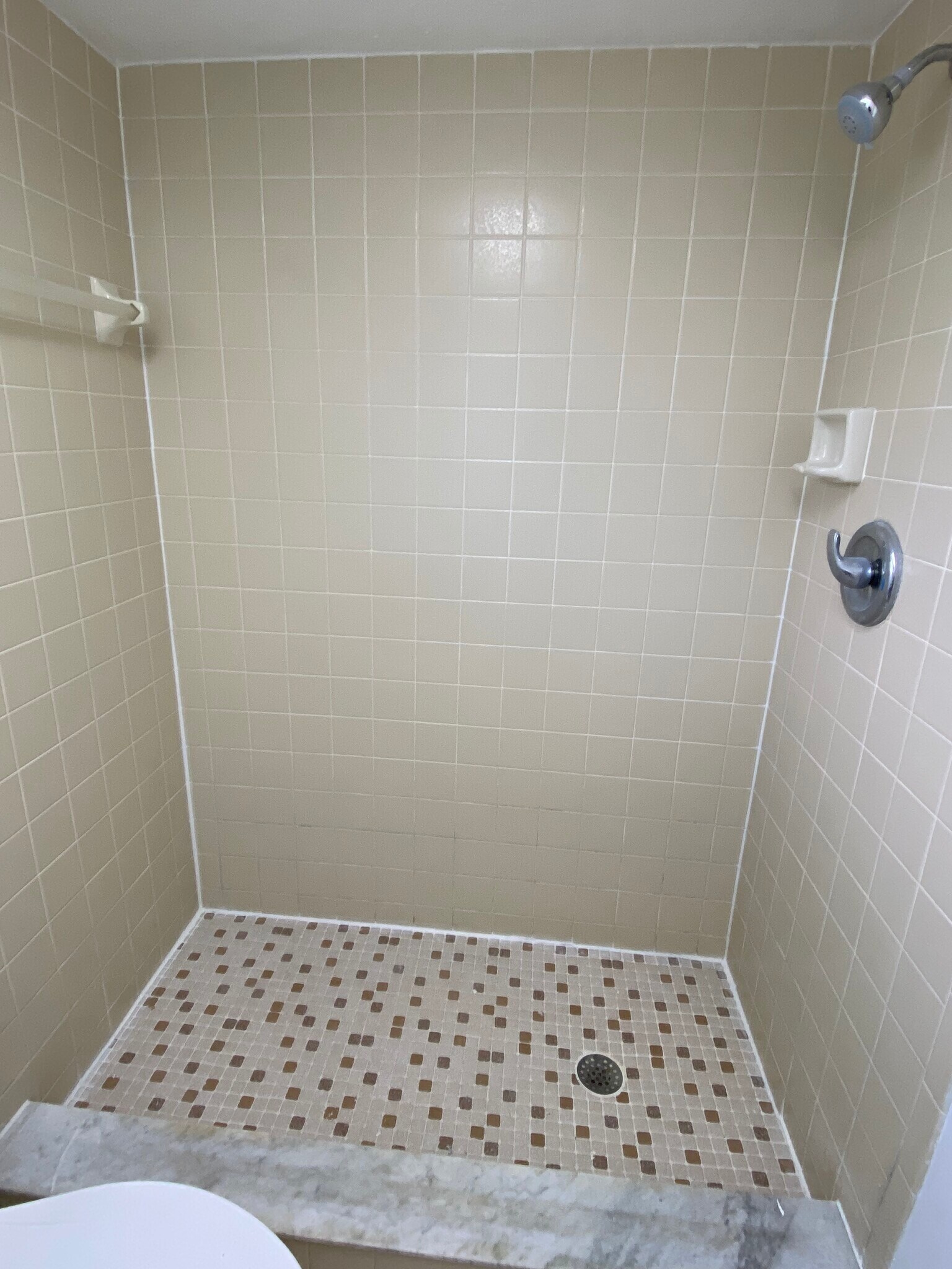 Building Photo - 513 SE 24th Ave