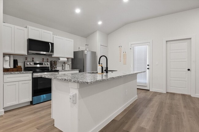 Building Photo - Everything you need is at 2133!!