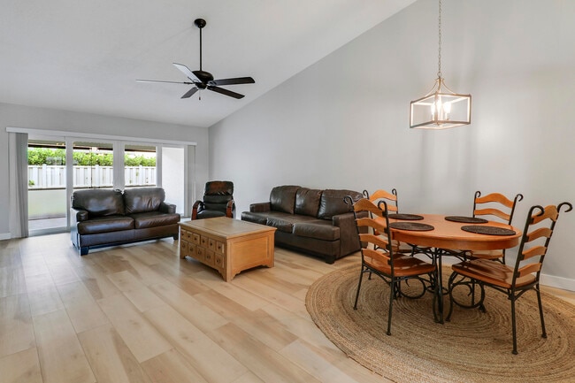 Building Photo - 148 Moccasin Trail S