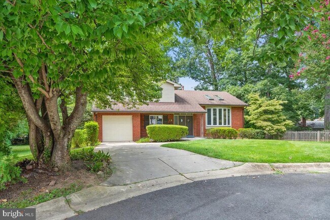 Building Photo - 9202 Wilmett Ct